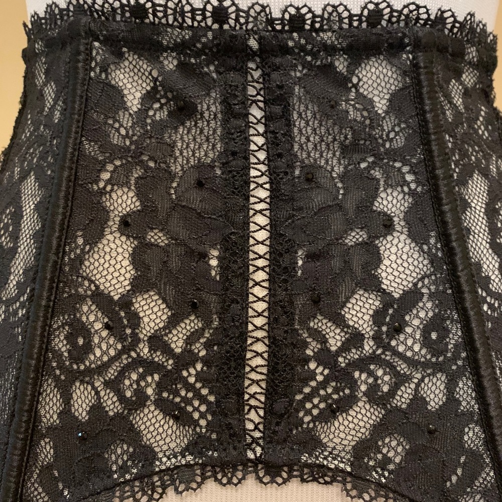 VS vintage black lace rhinestone garter belt - Picture 4 of 13